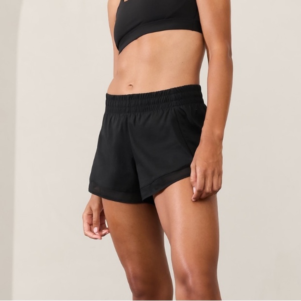 Athleta Mesh Racer Run Midrise Short